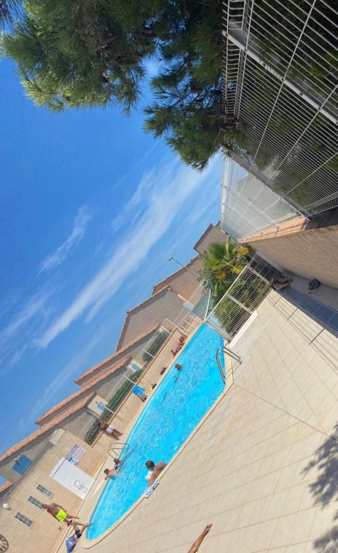 Saint-Pierre-la-Mer  T3 Vue Mer Et Plage, Avec Wifi Et Parking מראה חיצוני תמונה
